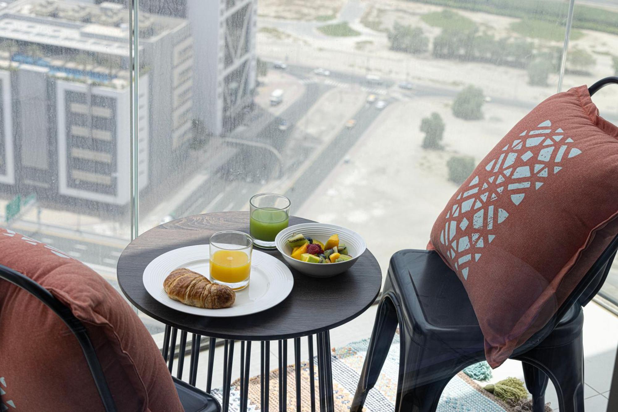 Burj Crown - Sky High Downtown Elegance Ocean View Mall Appartamento