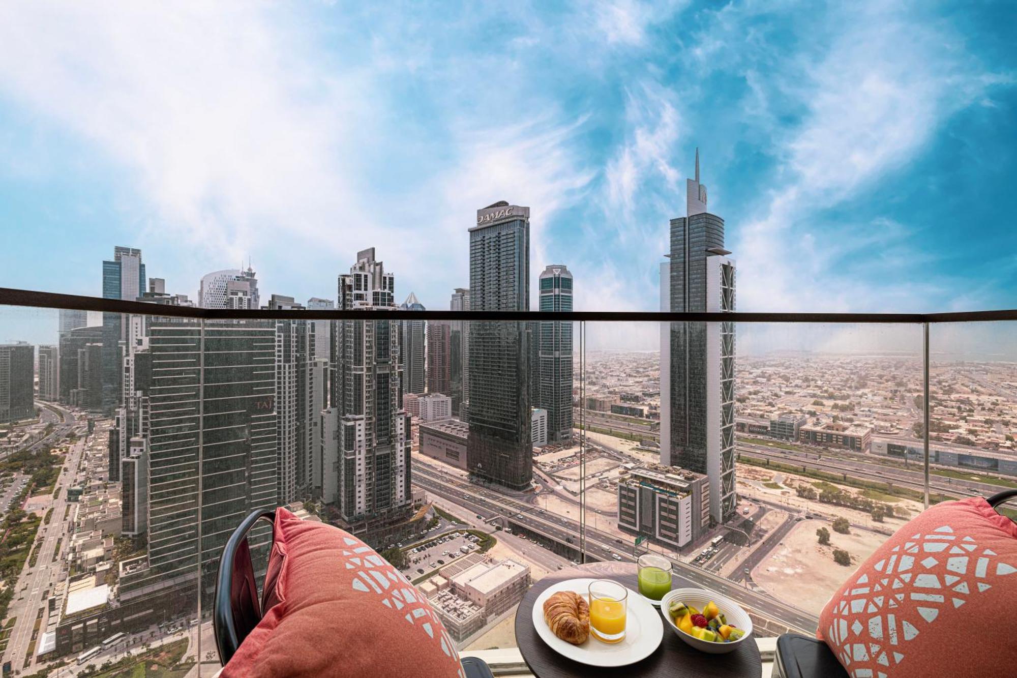 Burj Crown - Sky High Downtown Elegance Ocean View Mall Appartamento